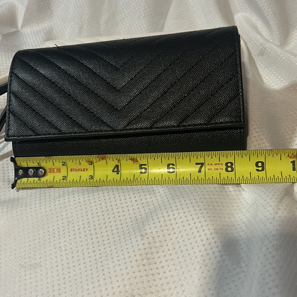 Ardene Clutch Bundle Black & White Both Identical with Shoulder Strap Chain - Picture 5 of 6